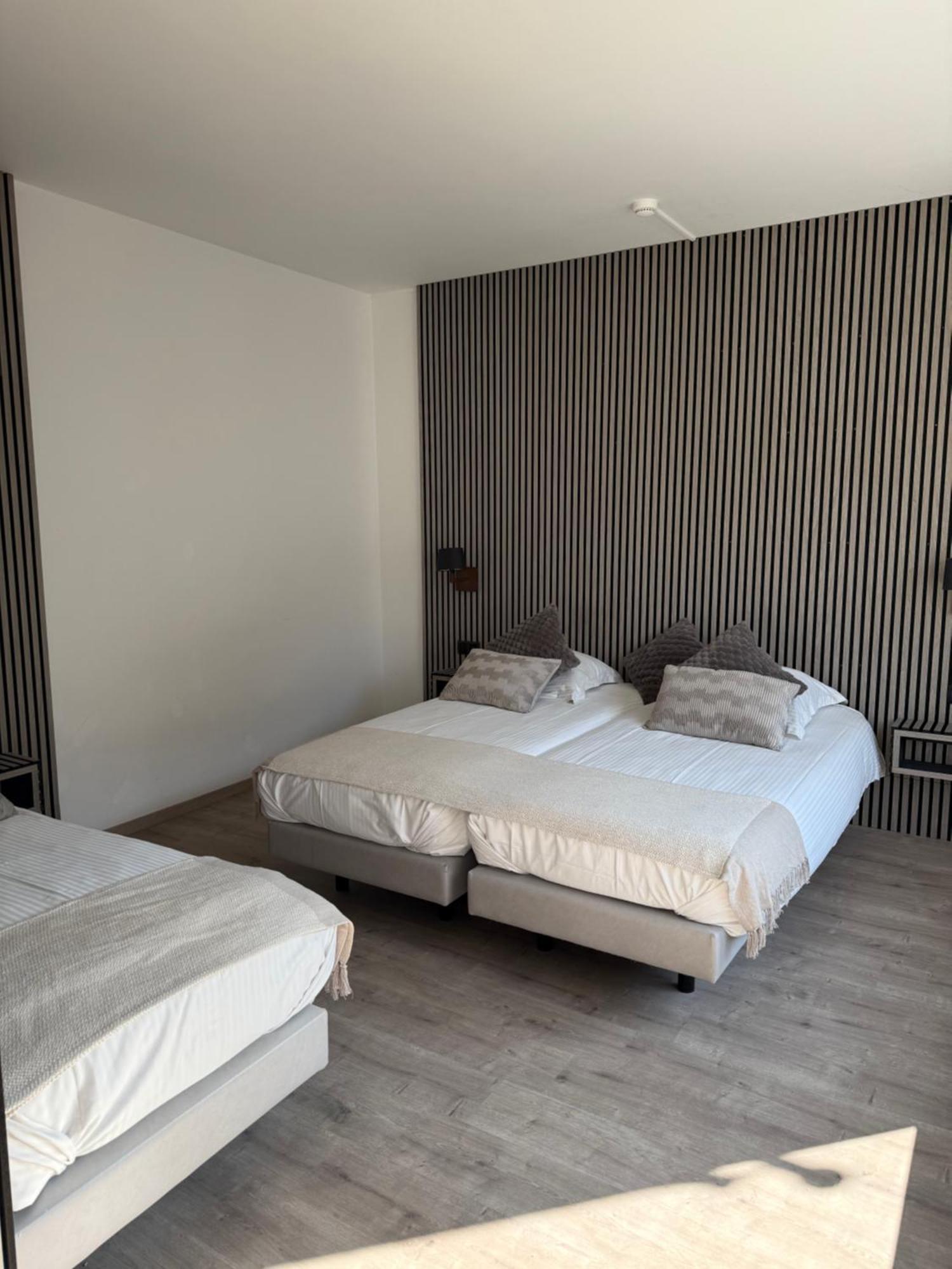 Hotel Giorgi Et Logements Insolites-Jacuzzi Prive Bastogne Exterior foto